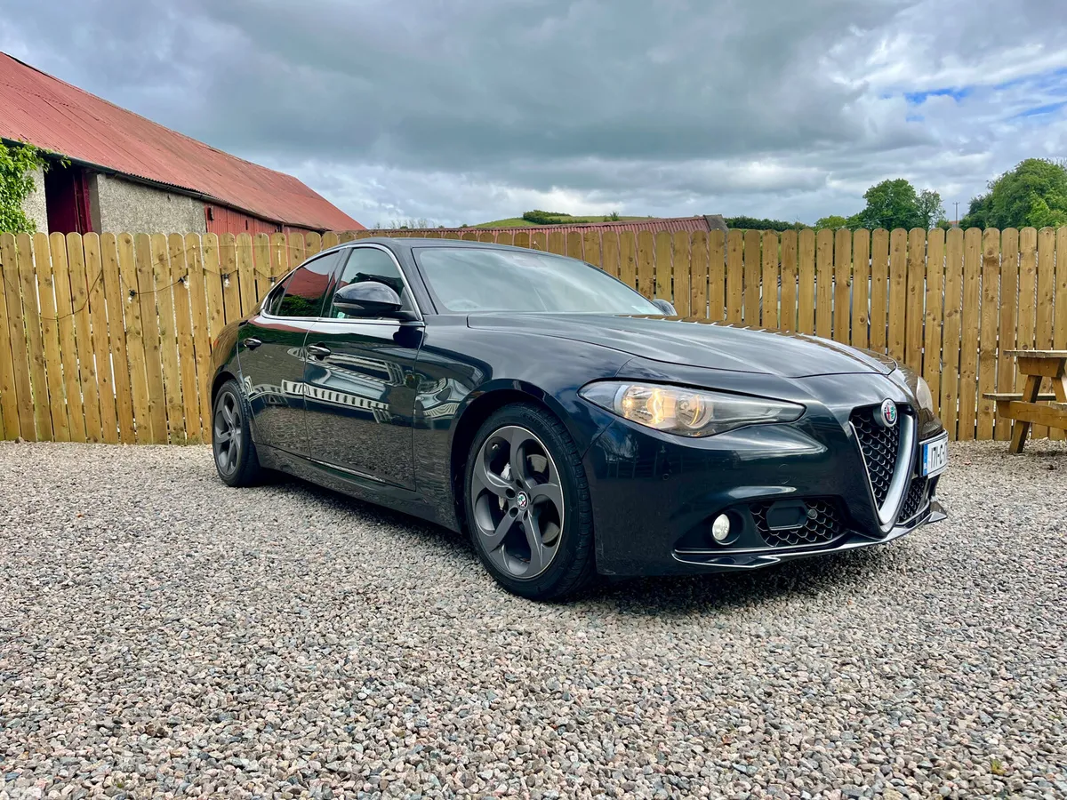 Alfa Romeo Giulia Saloon, Diesel, 2017, Black