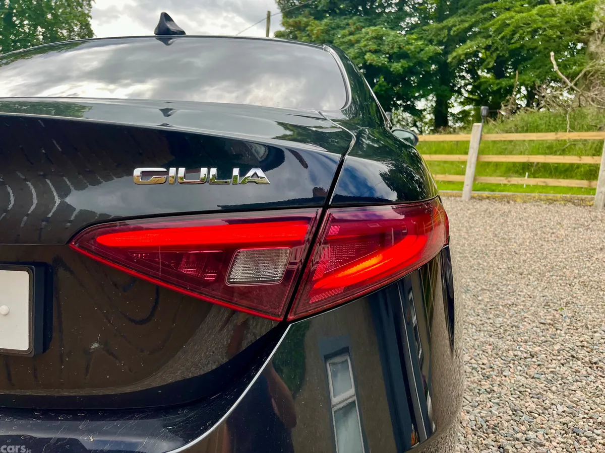 Alfa Romeo Giulia Saloon, Diesel, 2017, Black
