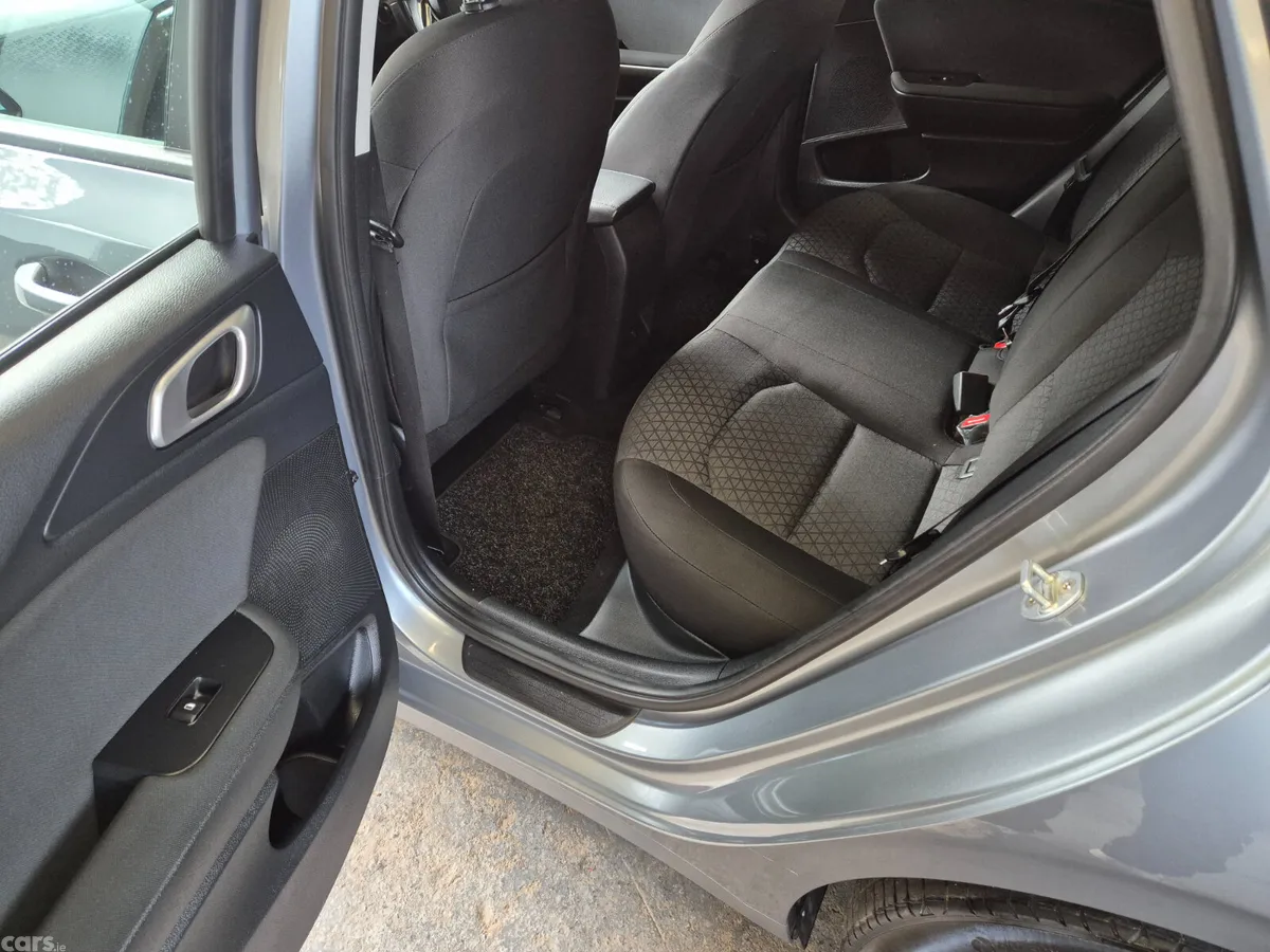 Kia Ceed Hatchback, Diesel Hybrid, 2023, Grey
