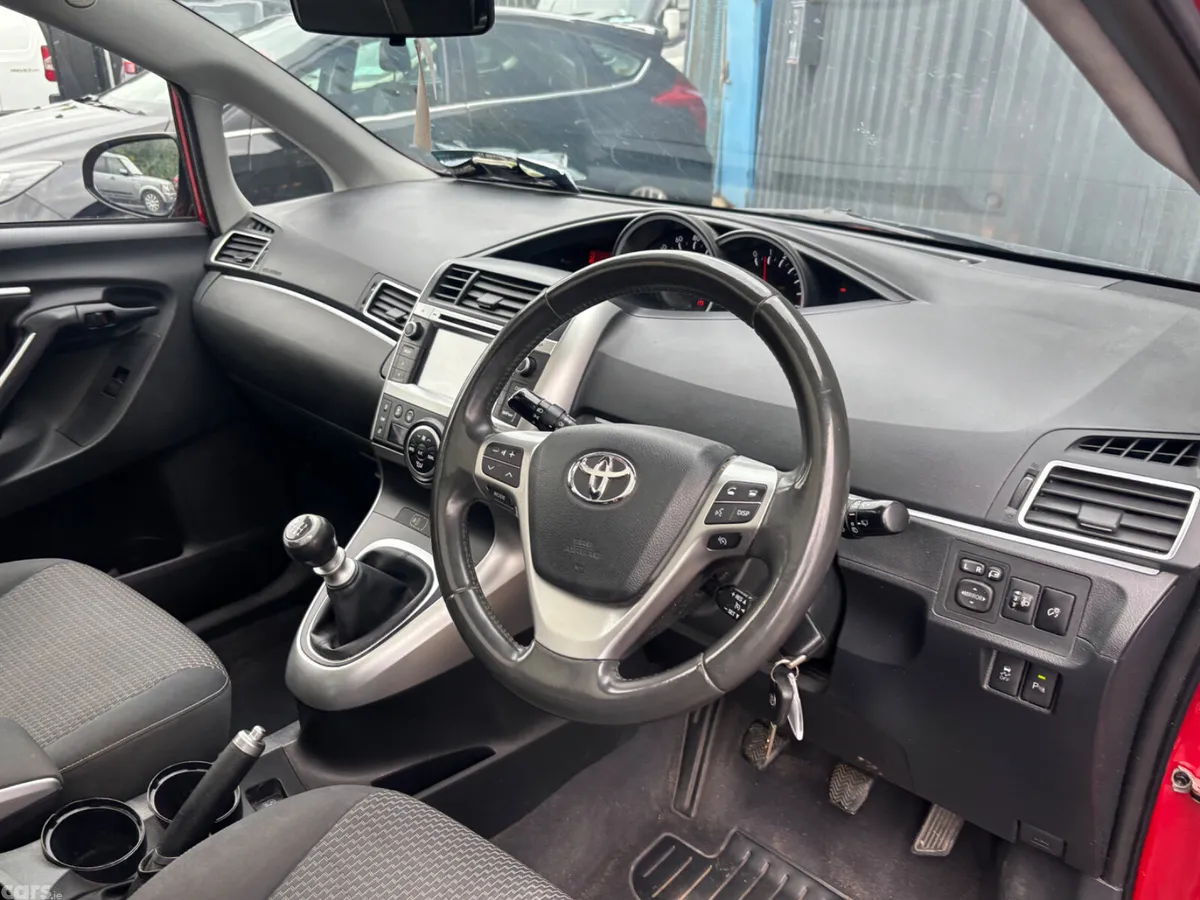 Toyota Verso MPV, Diesel, 2015, Red