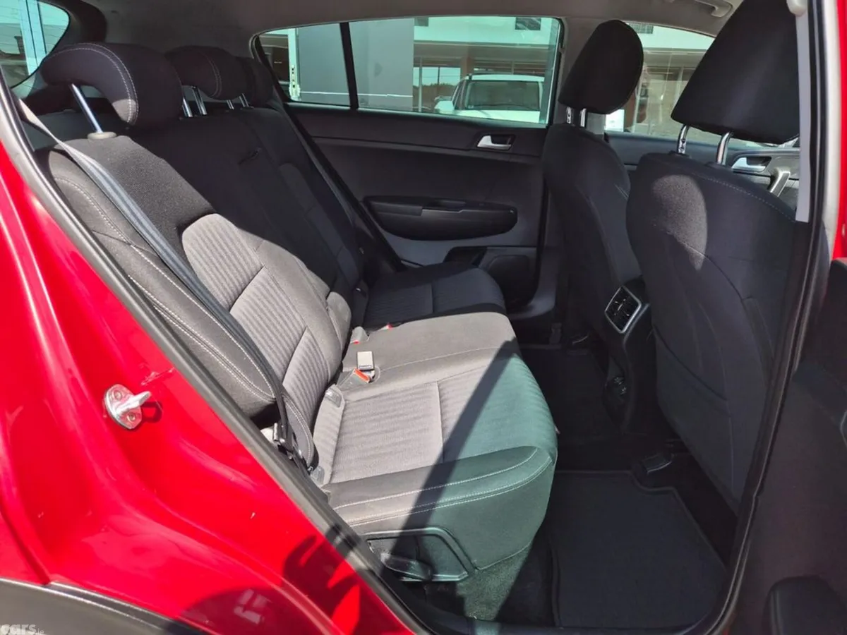 Kia Sportage MPV, Diesel, 2020, Red