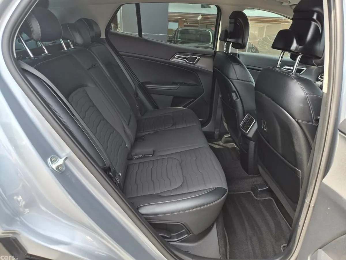 Kia Sportage MPV, Diesel, 2022, Grey