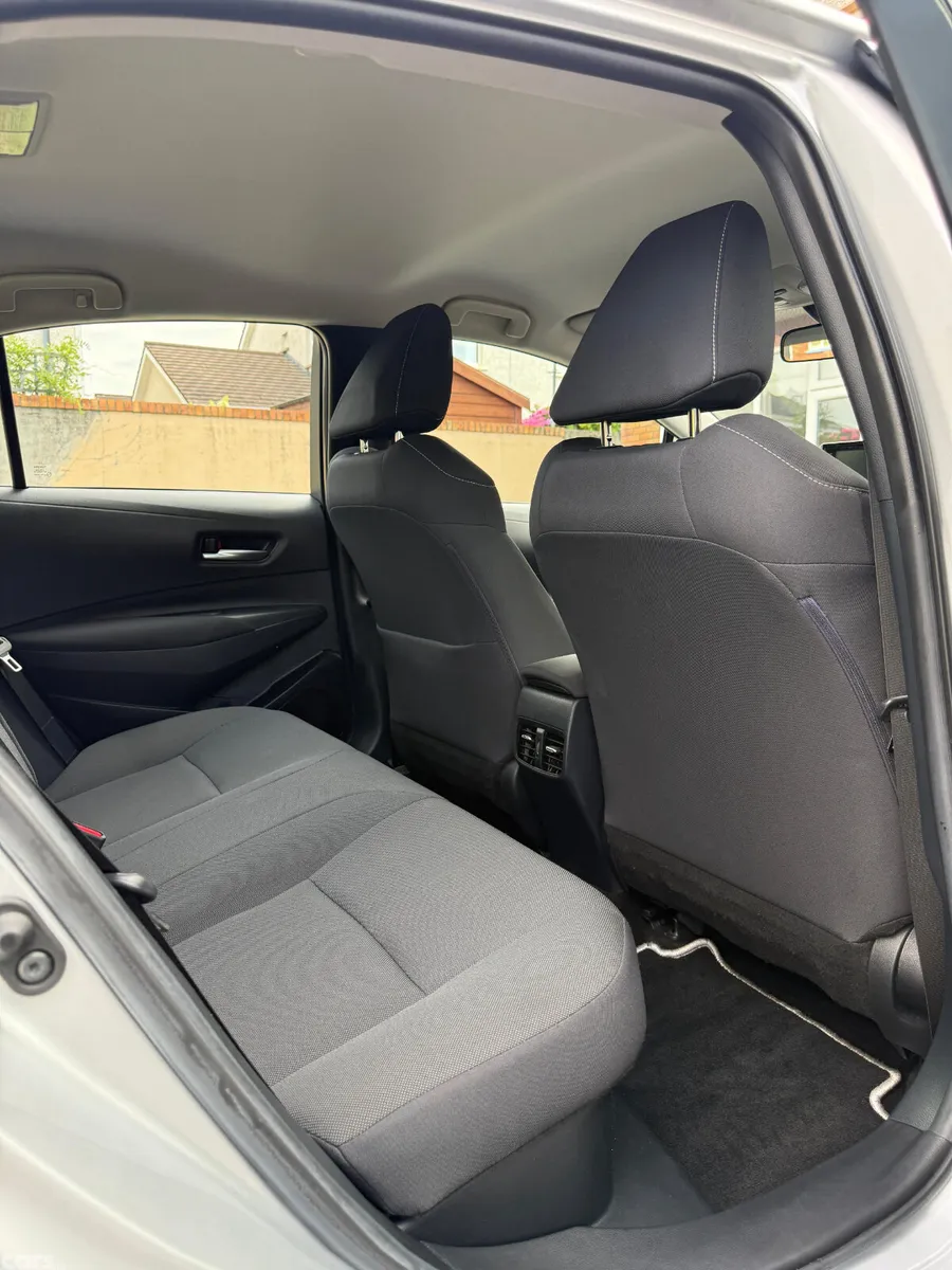 Toyota Corolla Saloon, Petrol Hybrid, 2021, Grey