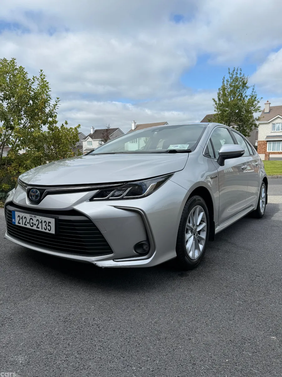 Toyota Corolla Saloon, Petrol Hybrid, 2021, Grey