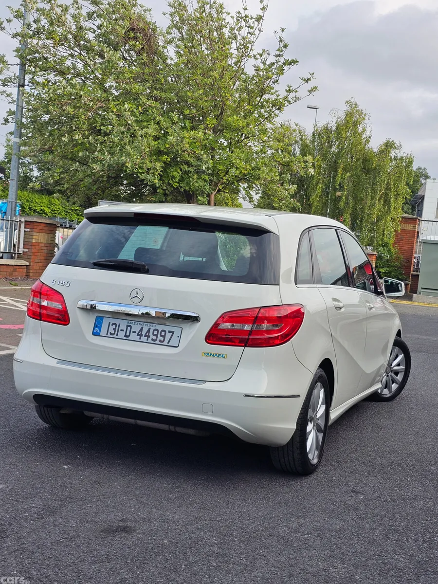 Mercedes-Benz B-Class MPV, Petrol, 2013, White
