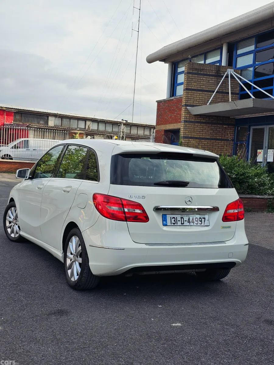 Mercedes-Benz B-Class MPV, Petrol, 2013, White