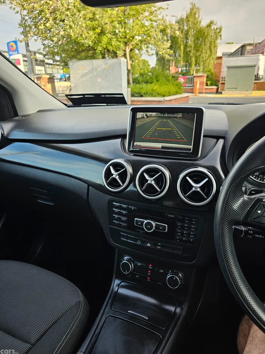 Mercedes-Benz B-Class MPV, Petrol, 2013, White