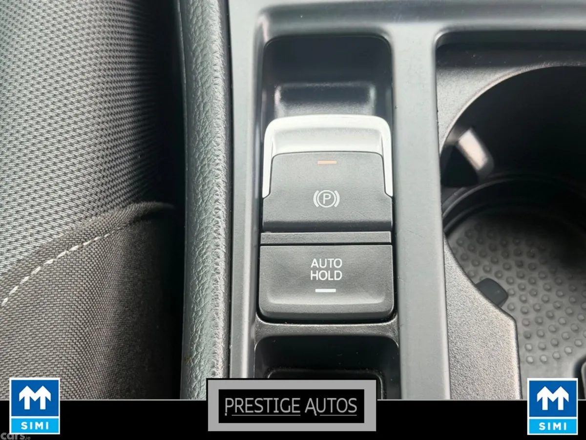 Volkswagen Golf Estate, Petrol, 2017, Blue