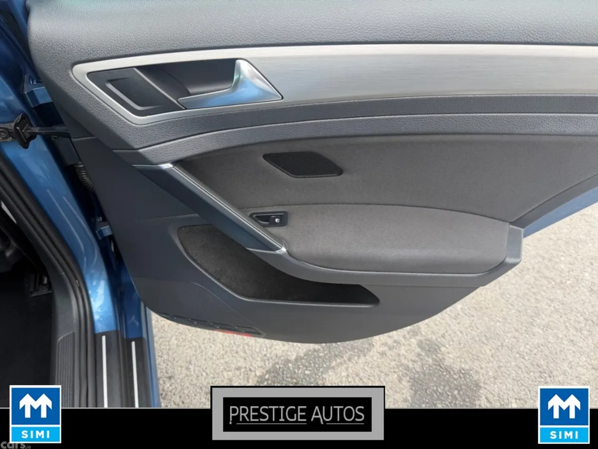 Volkswagen Golf Estate, Petrol, 2017, Blue