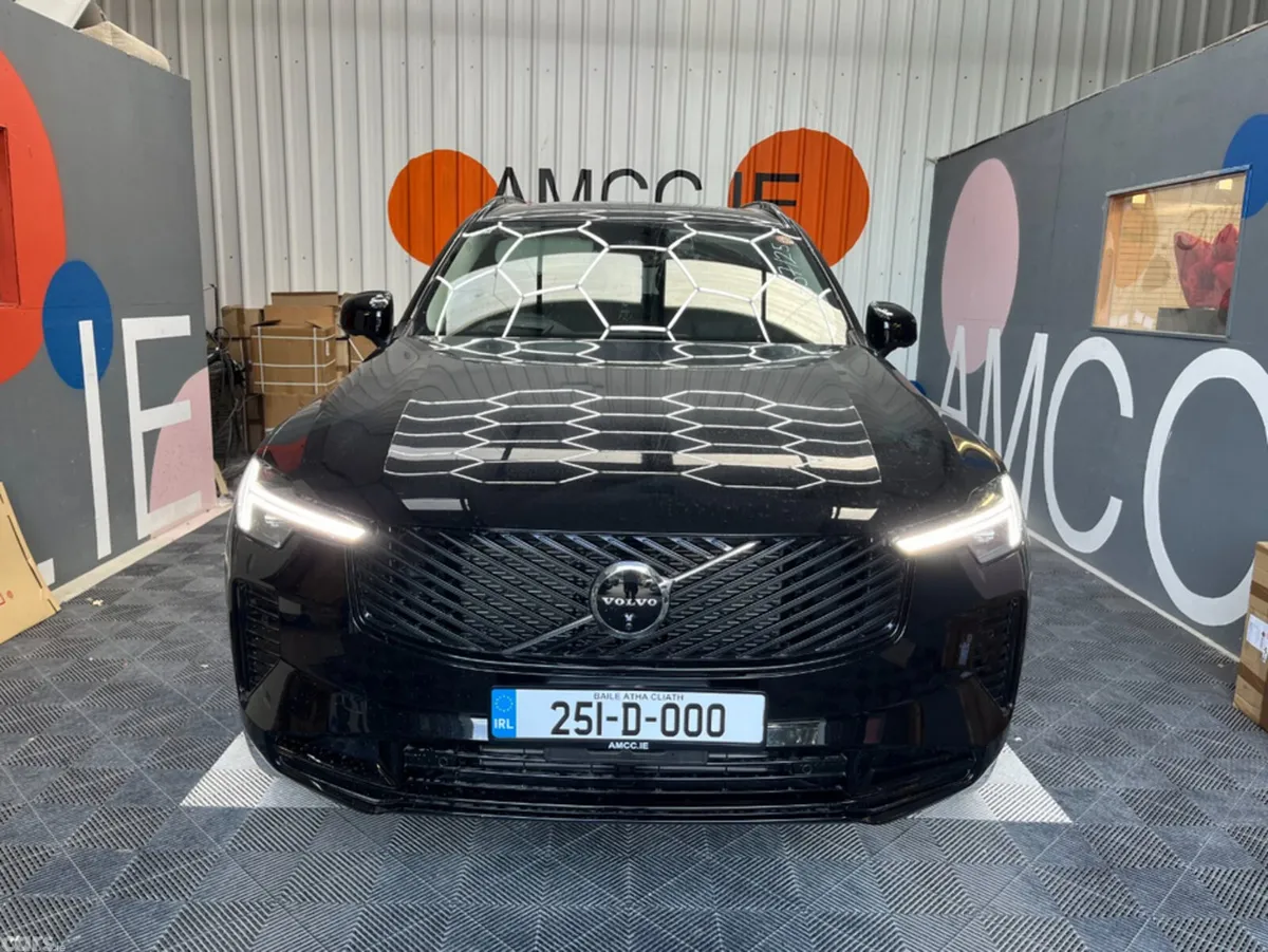 Volvo XC90 SUV, Petrol Plug-in Hybrid, 2025, Black