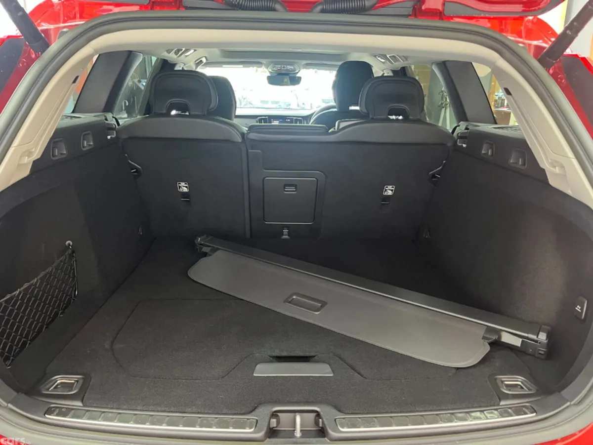 Volvo V60 Estate, Petrol Plug-in Hybrid, 2023, Red
