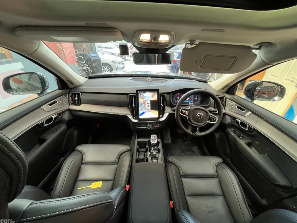 Volvo XC90 SUV, Petrol Plug-in Hybrid, 2025, Black