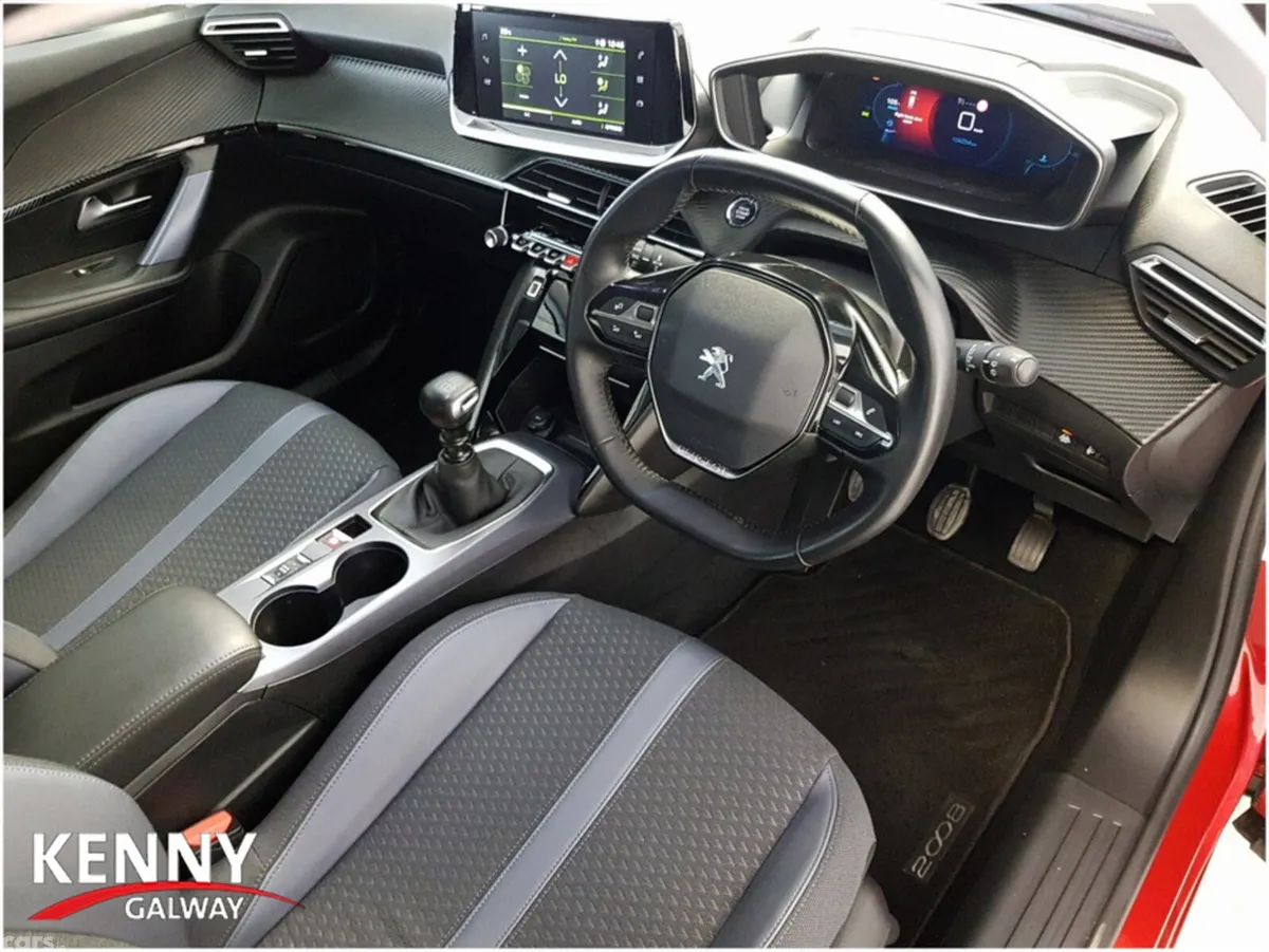 Peugeot 2008 MPV, Diesel, 2020, Red
