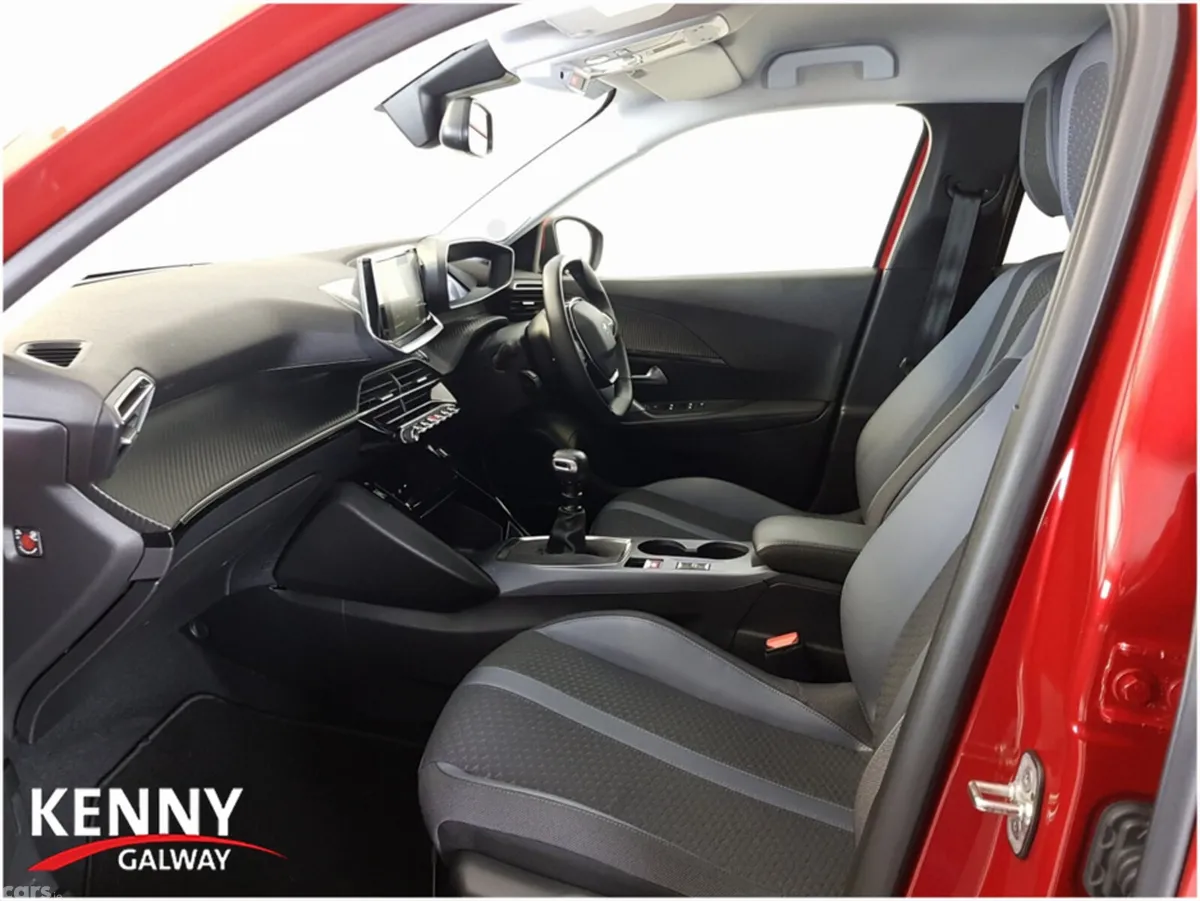 Peugeot 2008 MPV, Diesel, 2020, Red