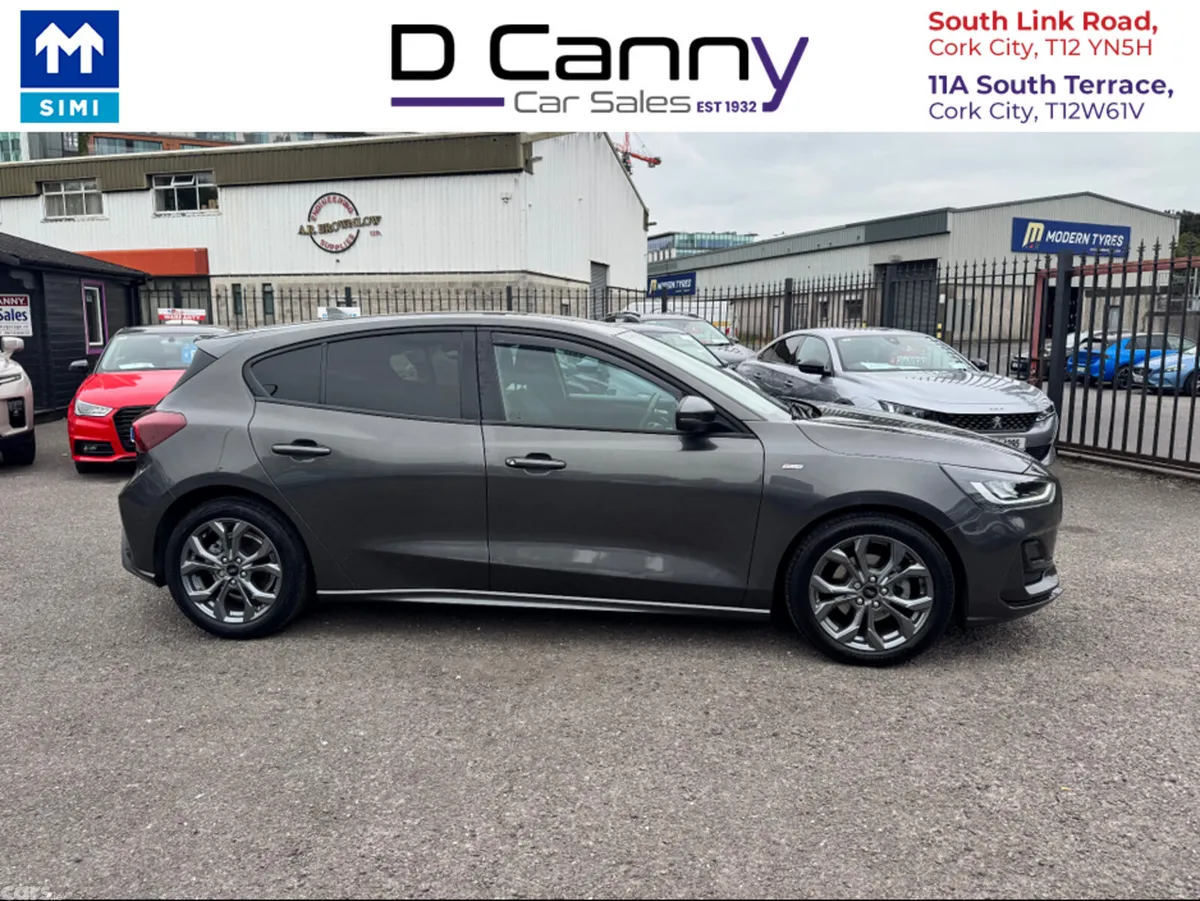 Ford Focus Hatchback, Petrol, 2023, Grey