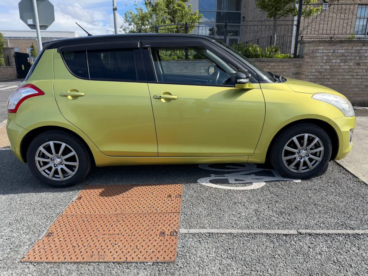 Suzuki Swift Hatchback, Petrol, 2015, Gold