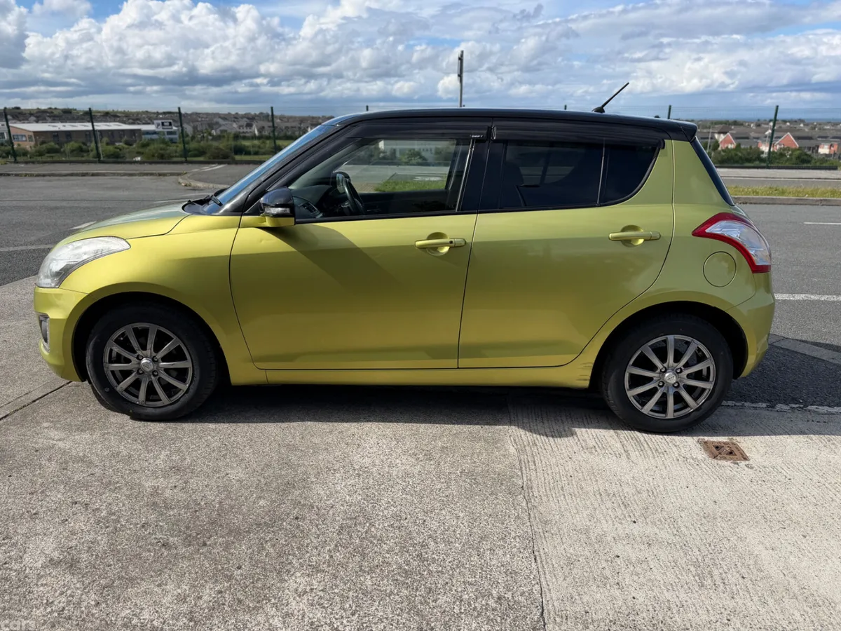 Suzuki Swift Hatchback, Petrol, 2015, Gold