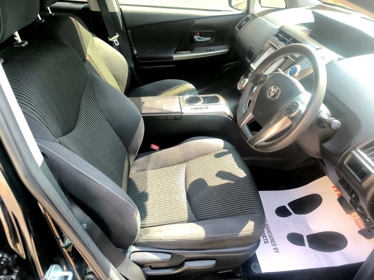 Toyota Prius MPV, Petrol Hybrid, 2016, Black