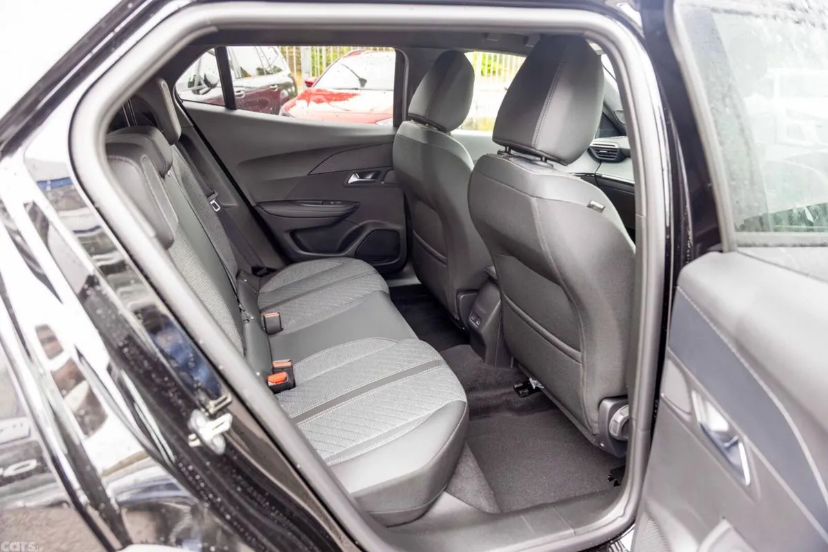 Peugeot 2008 MPV, Petrol Hybrid, 2026, Black