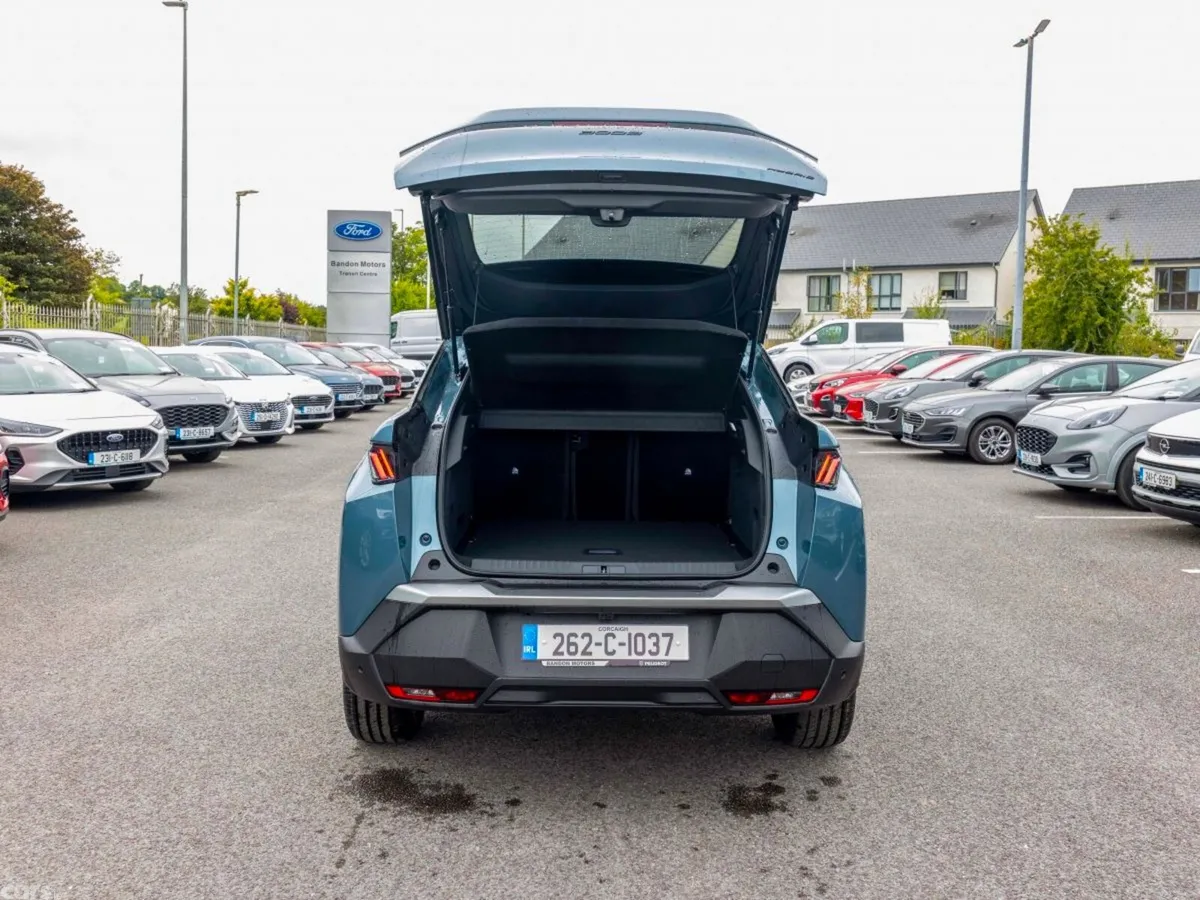 Peugeot 3008 MPV, Petrol, 2026, Blue