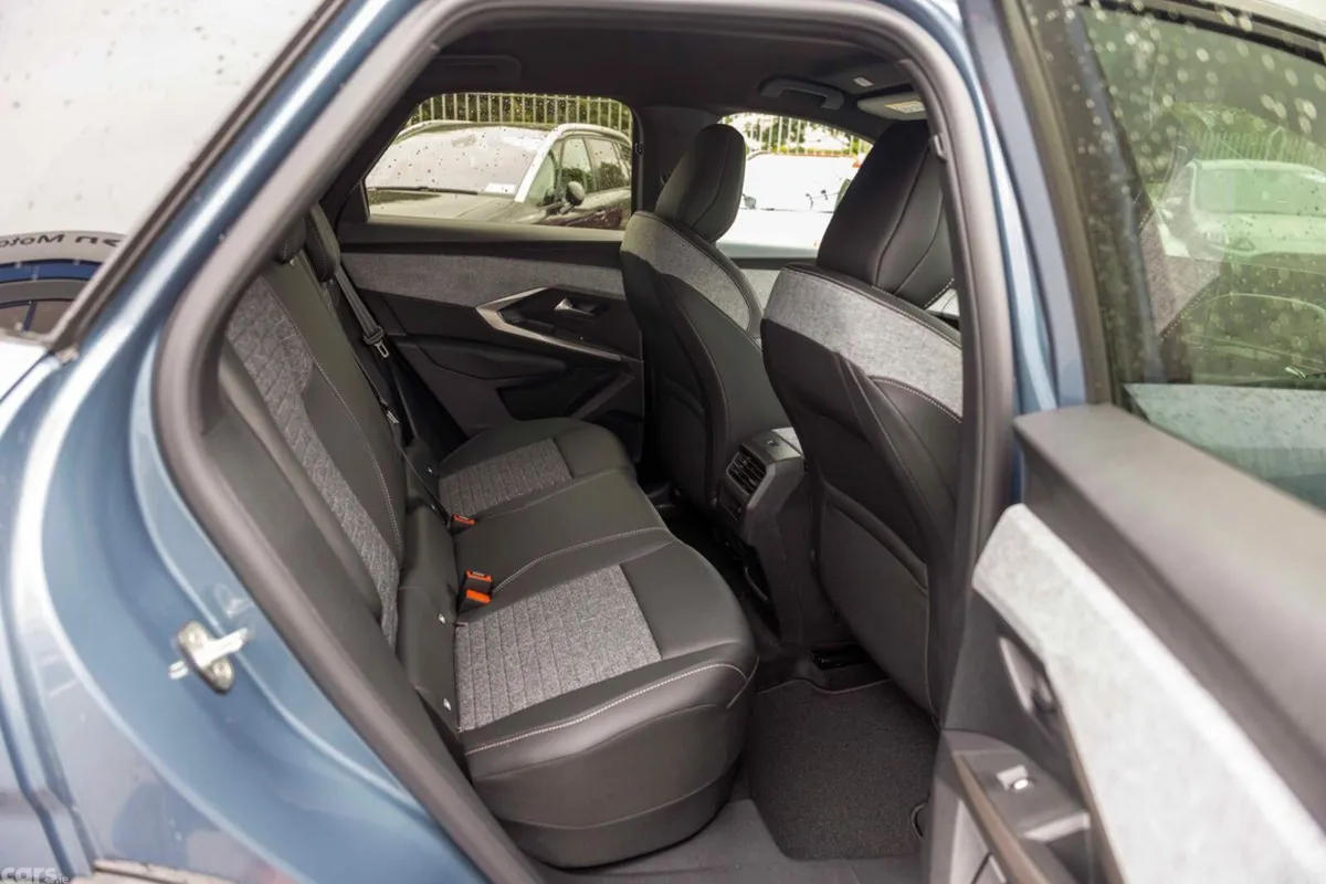 Peugeot 3008 MPV, Petrol, 2026, Blue