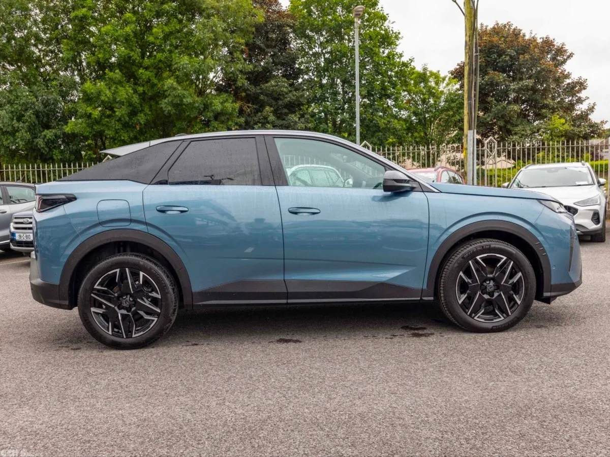 Peugeot 3008 MPV, Petrol, 2026, Blue