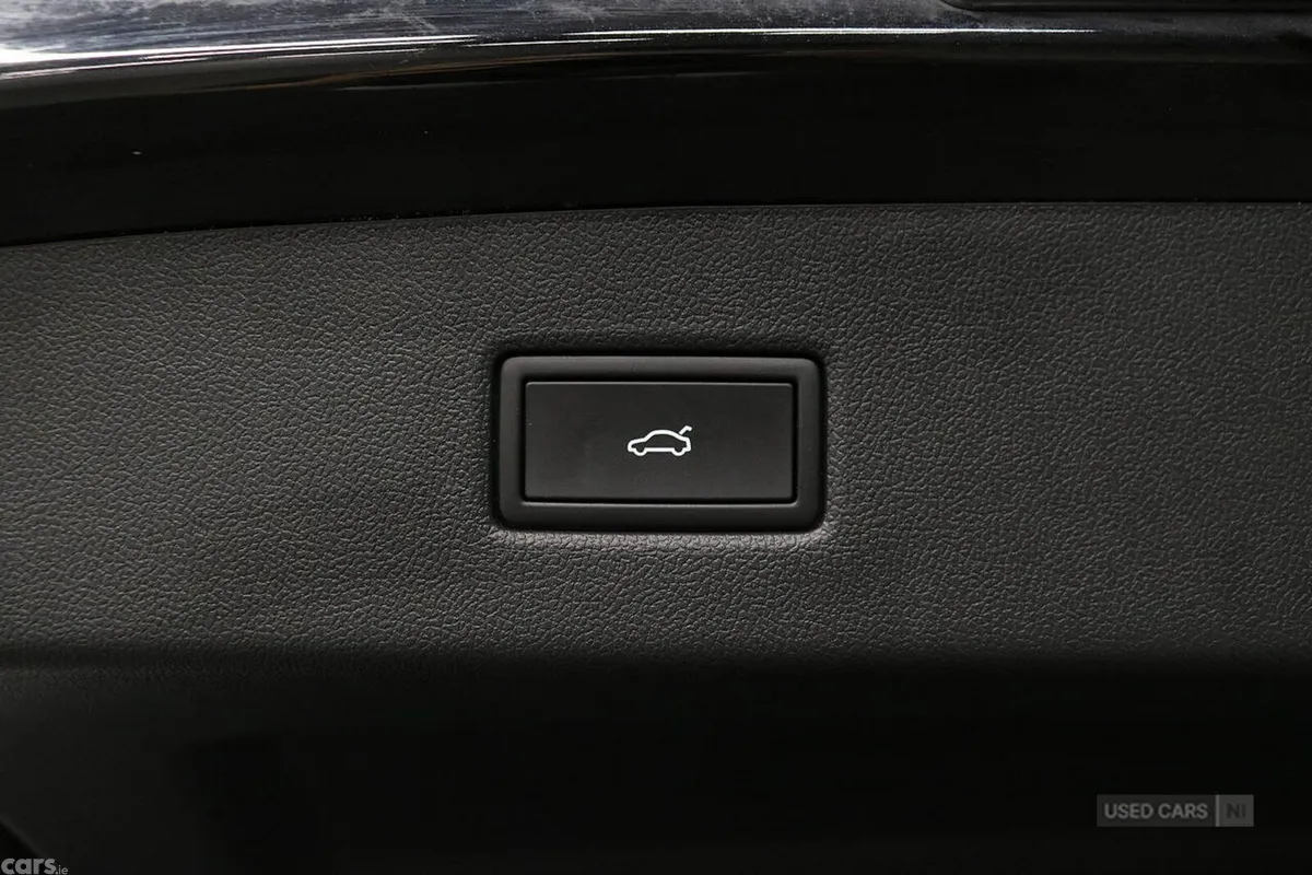 Ford Explorer SUV, Electric, 2025, Black