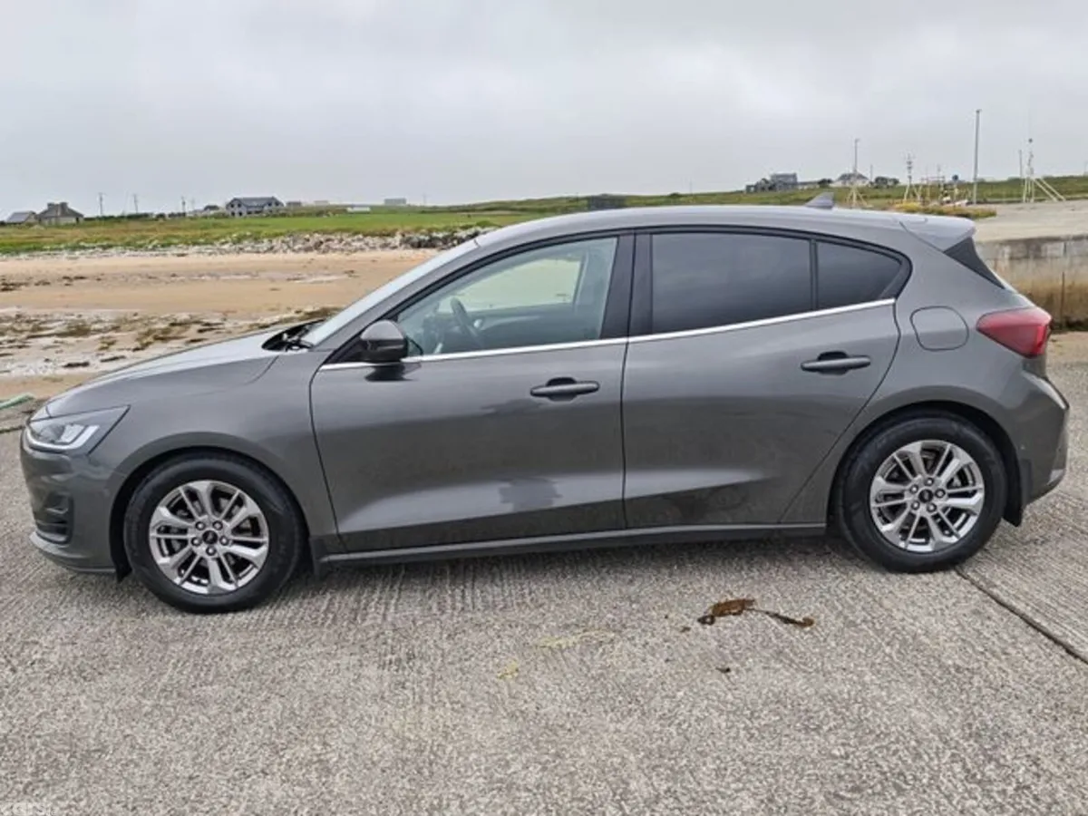 Ford Focus Hatchback, Diesel, 2024, Grey