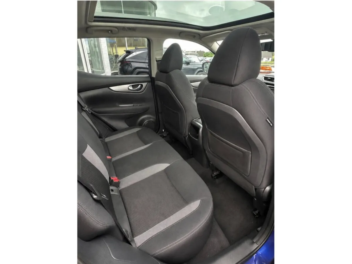 Nissan Qashqai Hatchback, Diesel, 2018, Blue