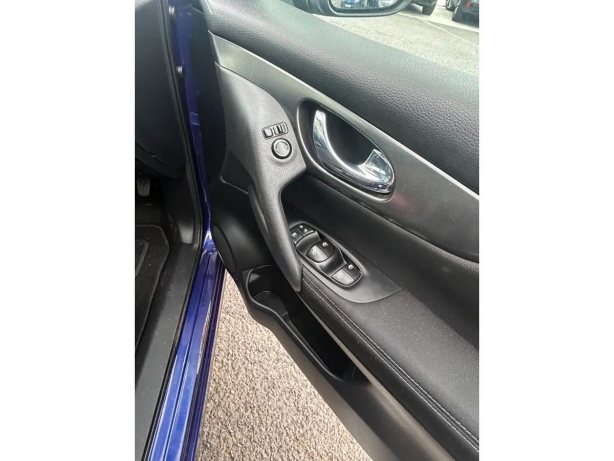 Nissan Qashqai Hatchback, Diesel, 2018, Blue