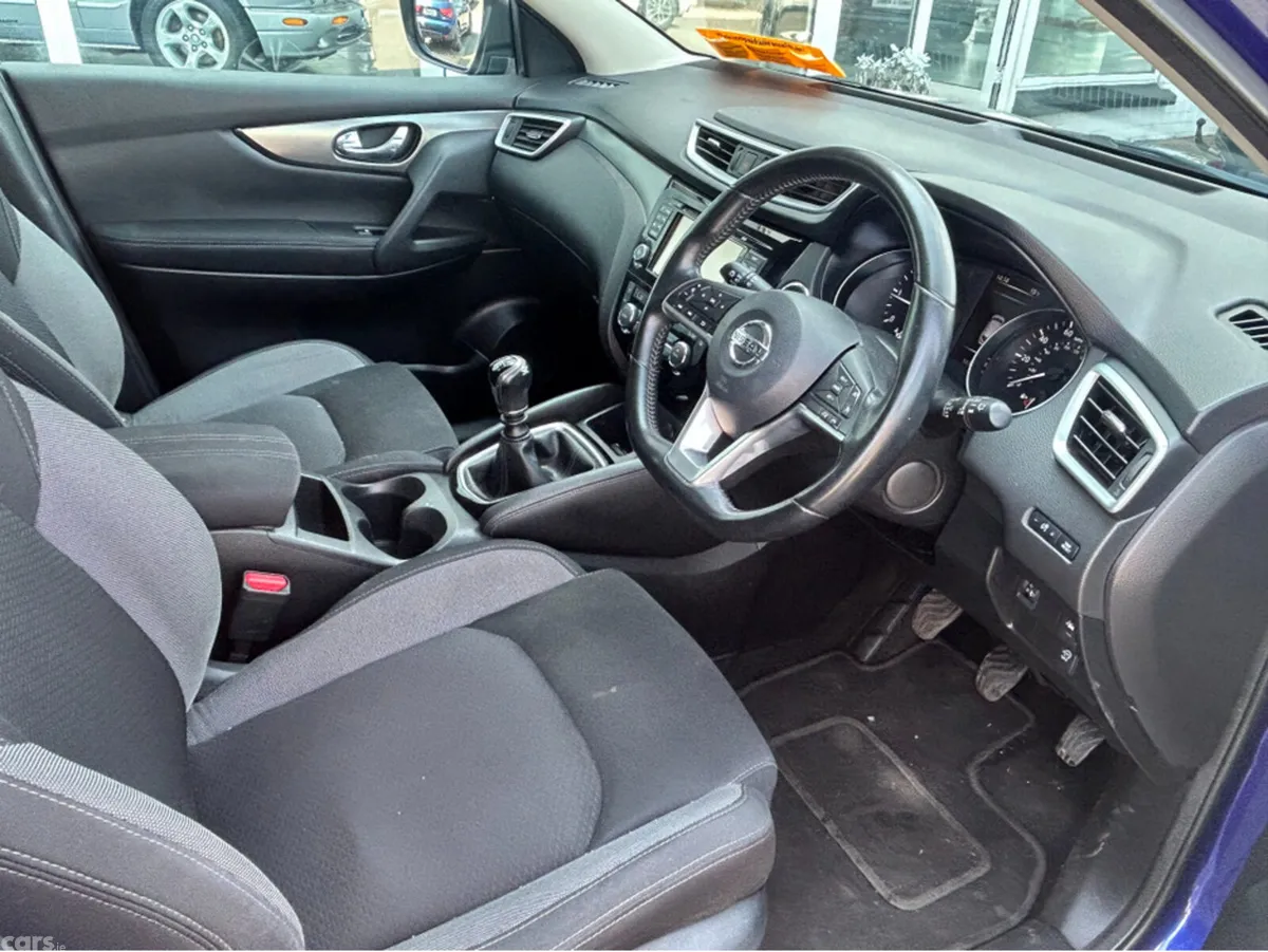 Nissan Qashqai Hatchback, Diesel, 2018, Blue