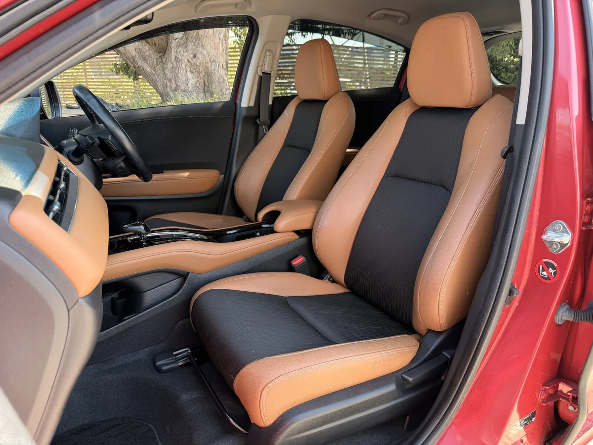 Honda Vezel SUV, Petrol Hybrid, 2021, Red