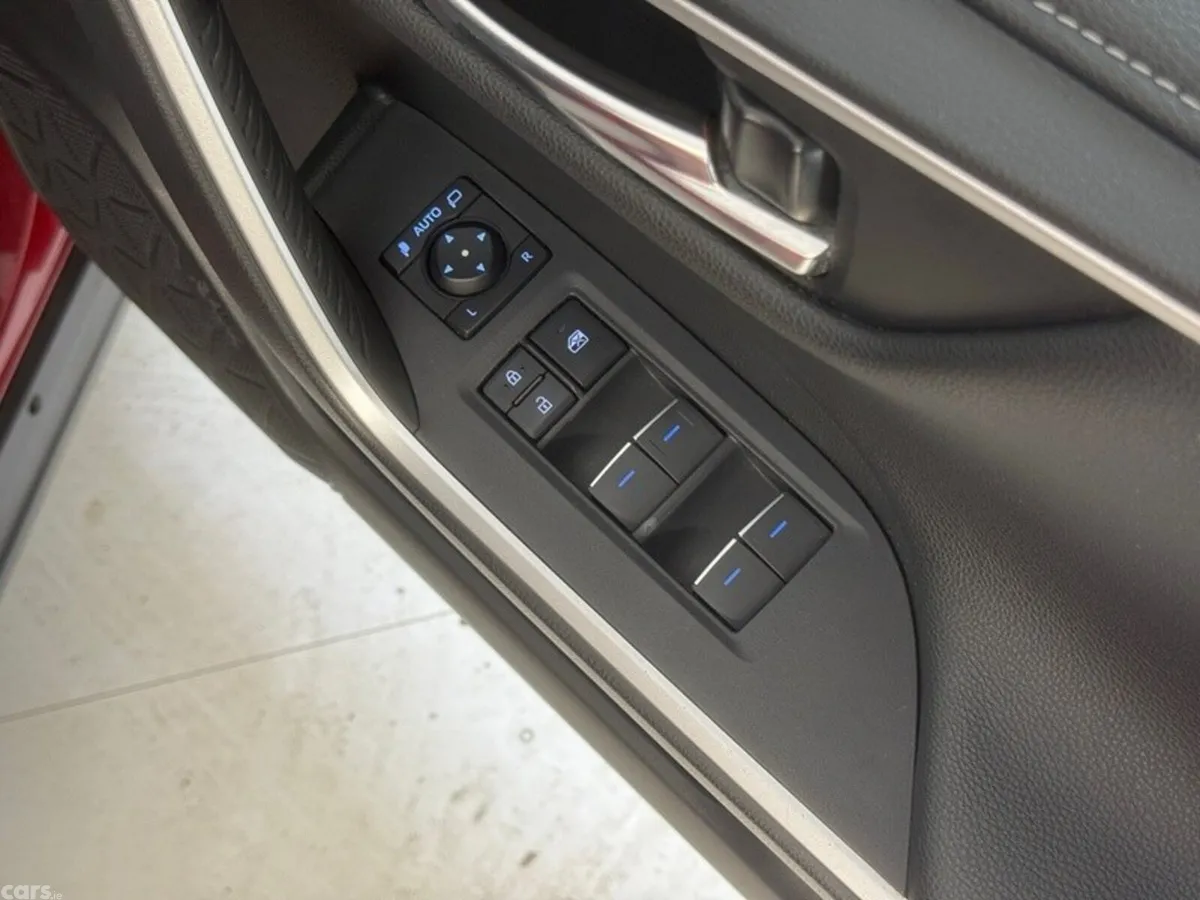 Toyota RAV4 SUV, Petrol Hybrid, 2022, Red