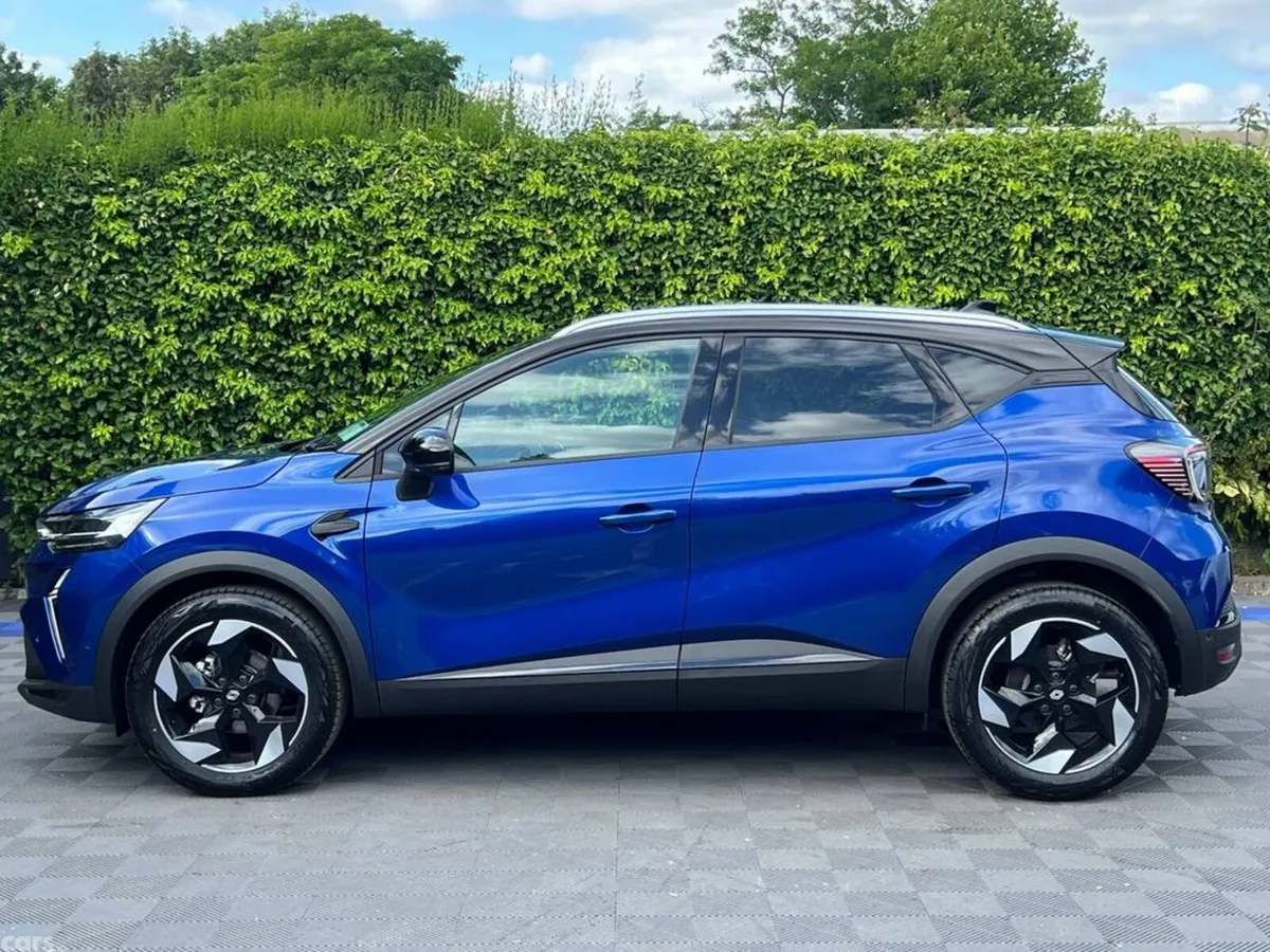 Renault Captur SUV, Petrol Hybrid, 2026, Blue