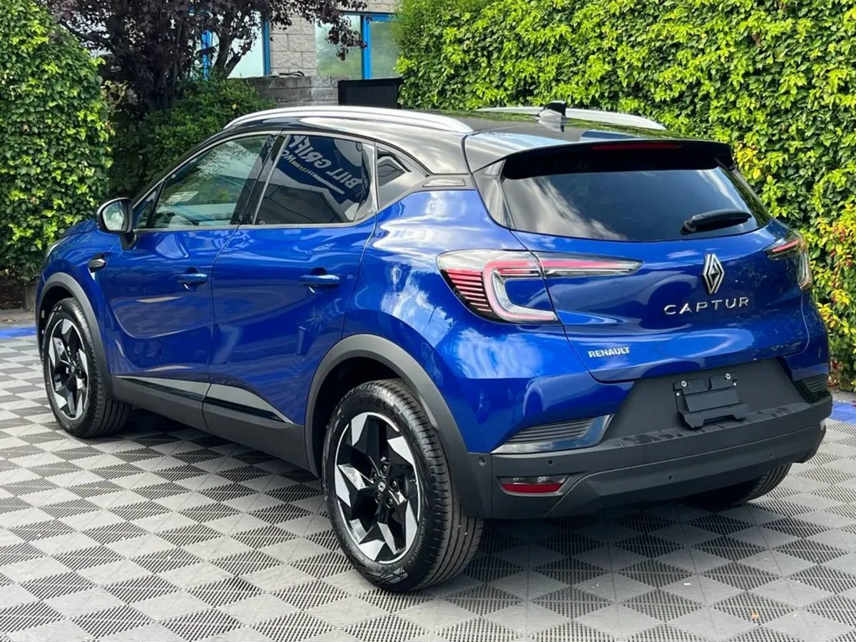 Renault Captur SUV, Petrol Hybrid, 2026, Blue