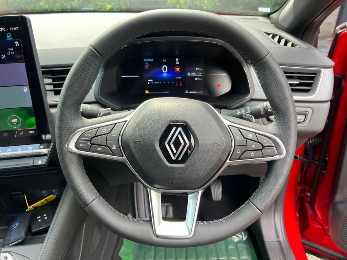 Renault Captur SUV, Petrol Hybrid, 2026, Red