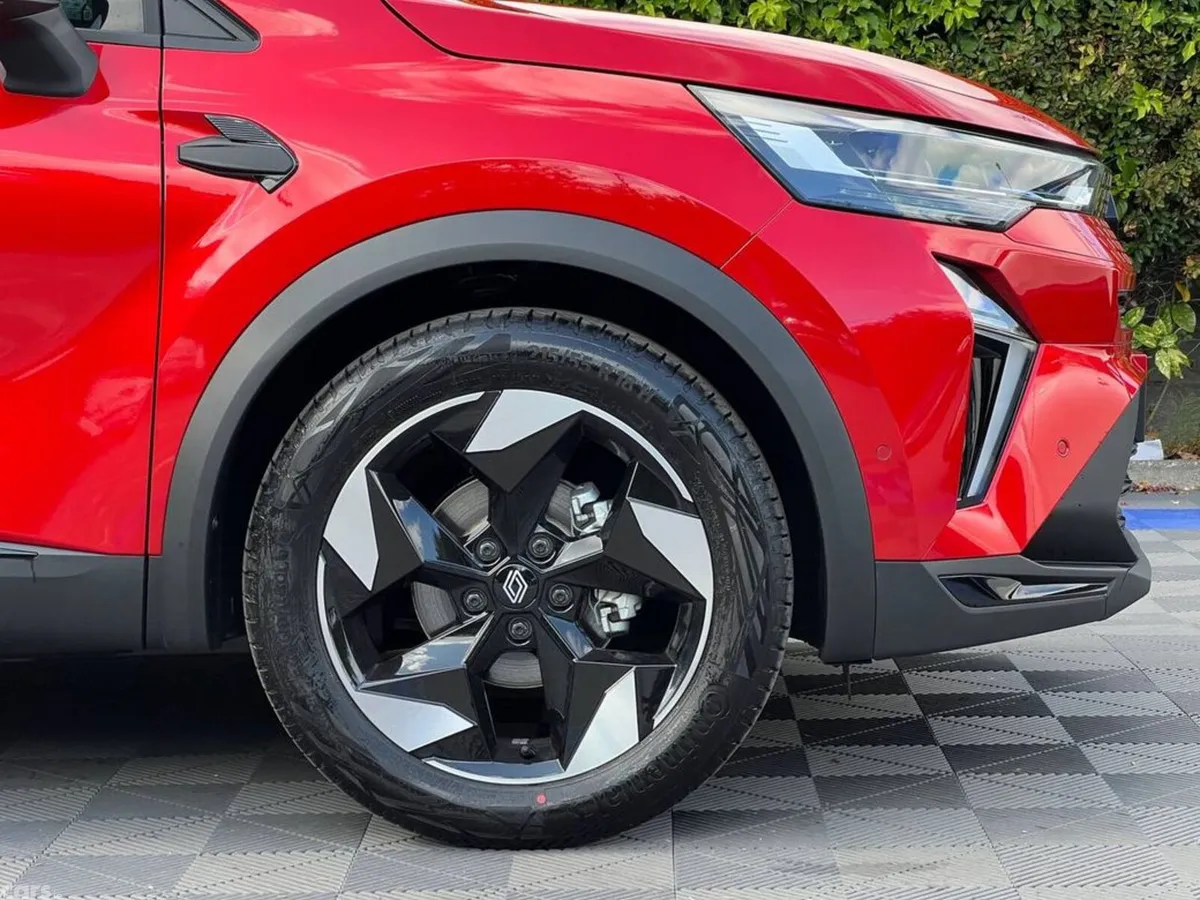 Renault Captur SUV, Petrol Hybrid, 2026, Red