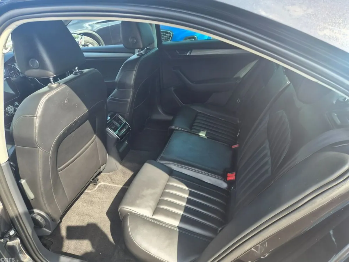 Skoda Superb Hatchback, Diesel, 2019, Black