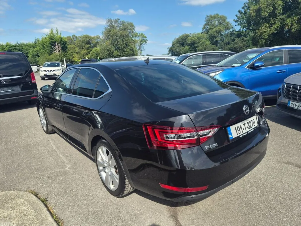 Skoda Superb Hatchback, Diesel, 2019, Black