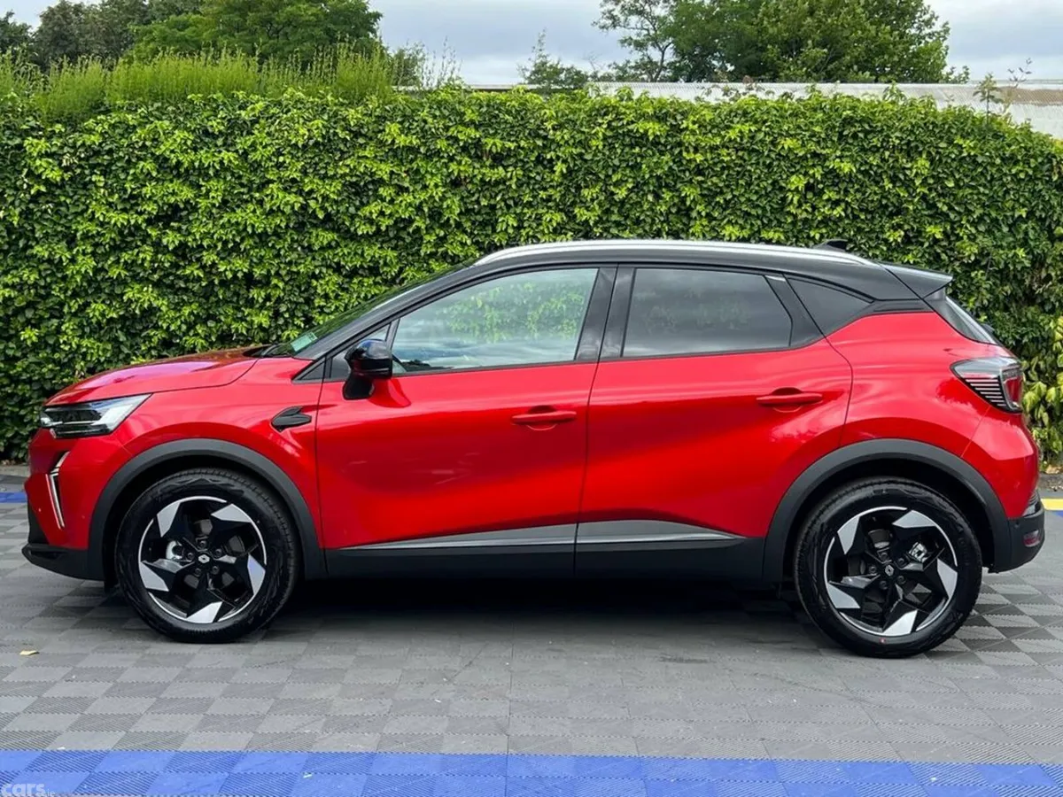 Renault Captur SUV, Petrol Hybrid, 2026, Red