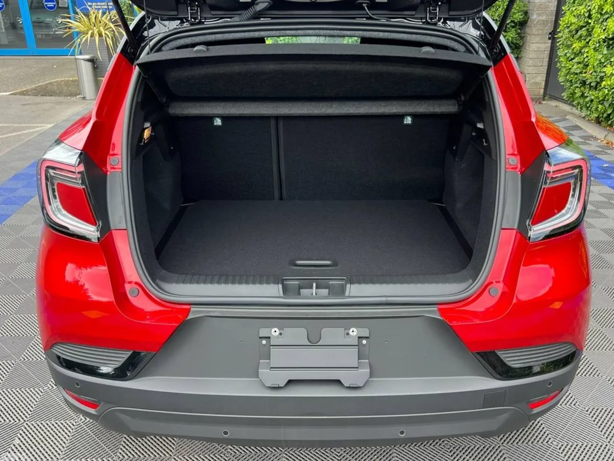 Renault Captur SUV, Petrol Hybrid, 2026, Red