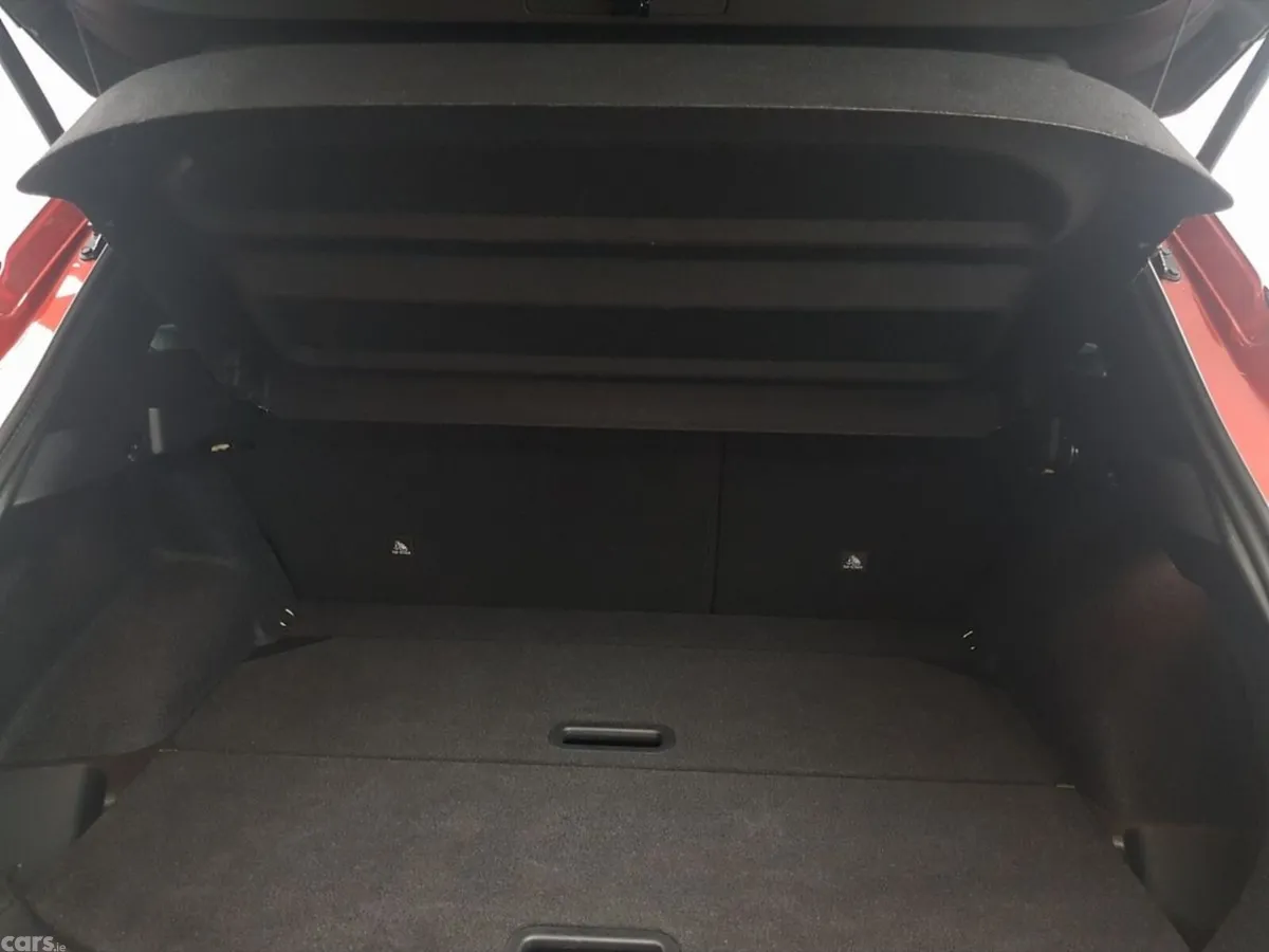 Nissan Qashqai MPV, Petrol Hybrid, 2025, Red