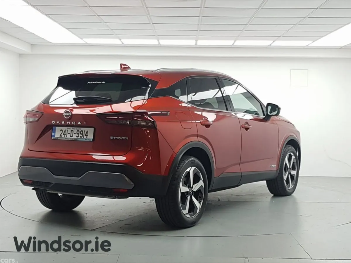Nissan Qashqai MPV, Petrol, 2024, Red