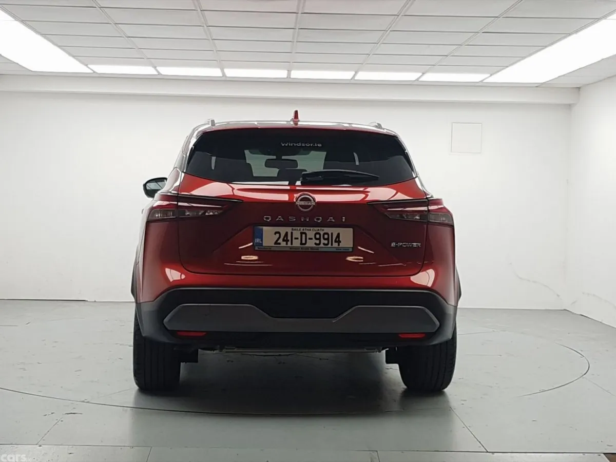 Nissan Qashqai MPV, Petrol, 2024, Red