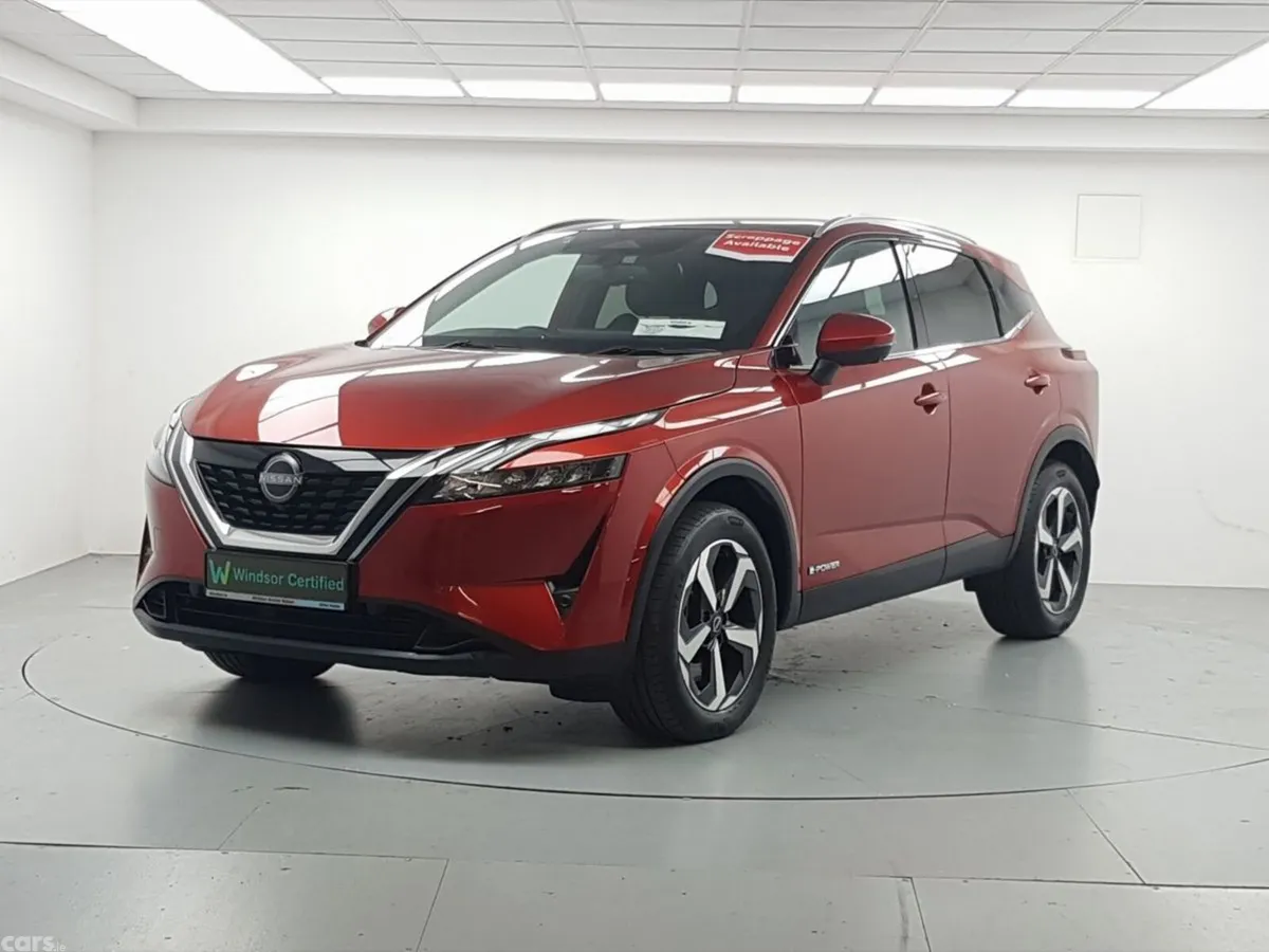 Nissan Qashqai MPV, Petrol, 2024, Red