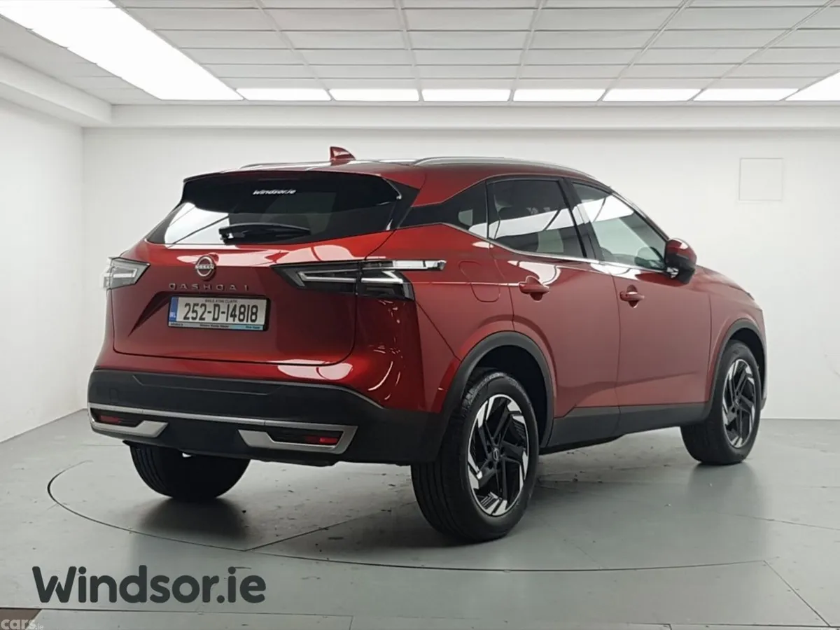 Nissan Qashqai MPV, Petrol Hybrid, 2025, Red