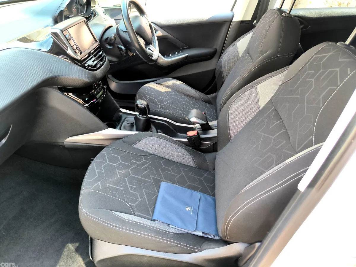 Peugeot 2008 Estate, Petrol, 2018, White