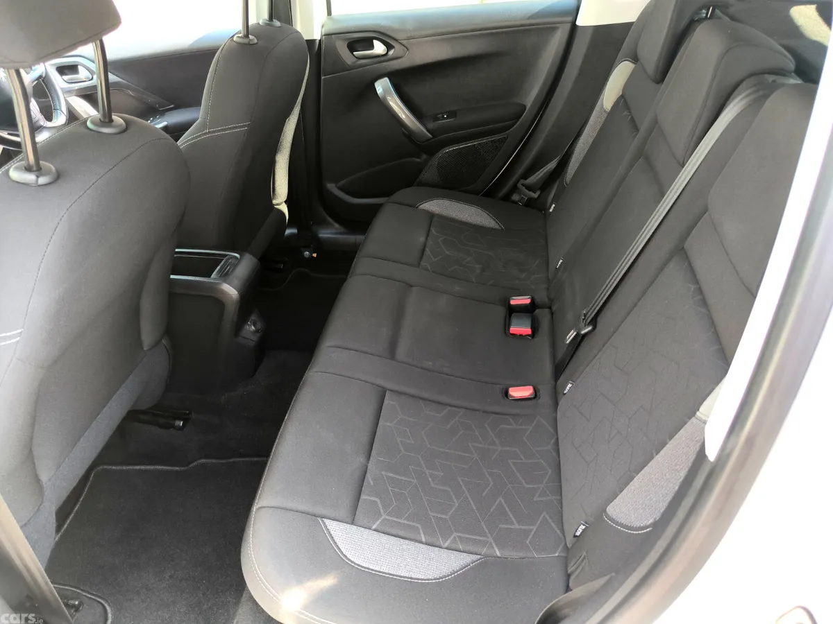 Peugeot 2008 Estate, Petrol, 2018, White