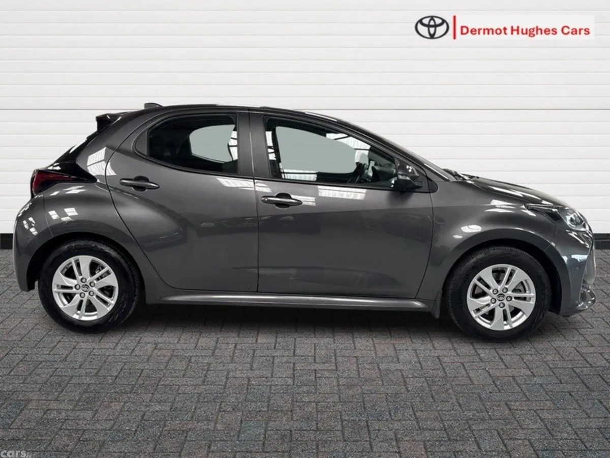 Toyota Yaris Hatchback, Petrol Hybrid, 2024, Grey