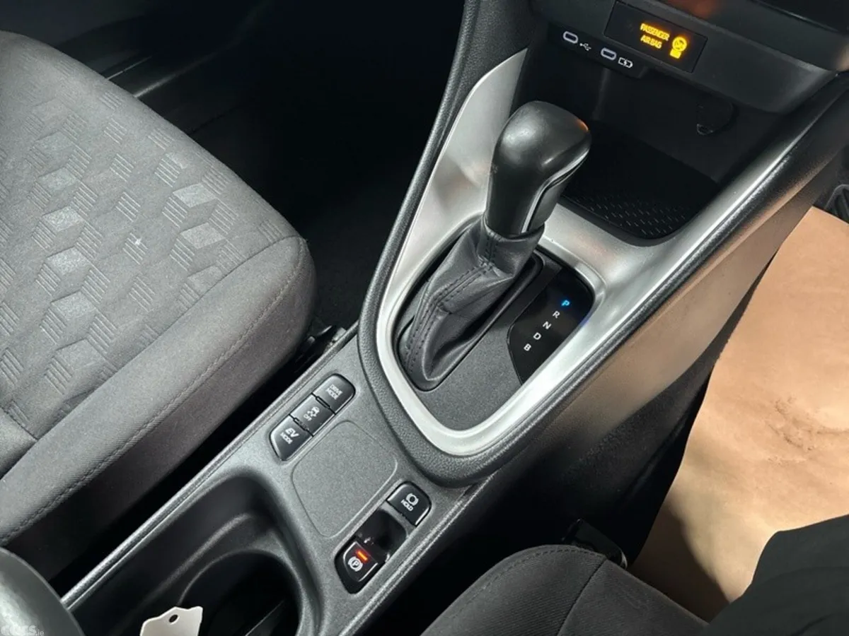 Toyota Yaris Hatchback, Petrol Hybrid, 2024, Grey